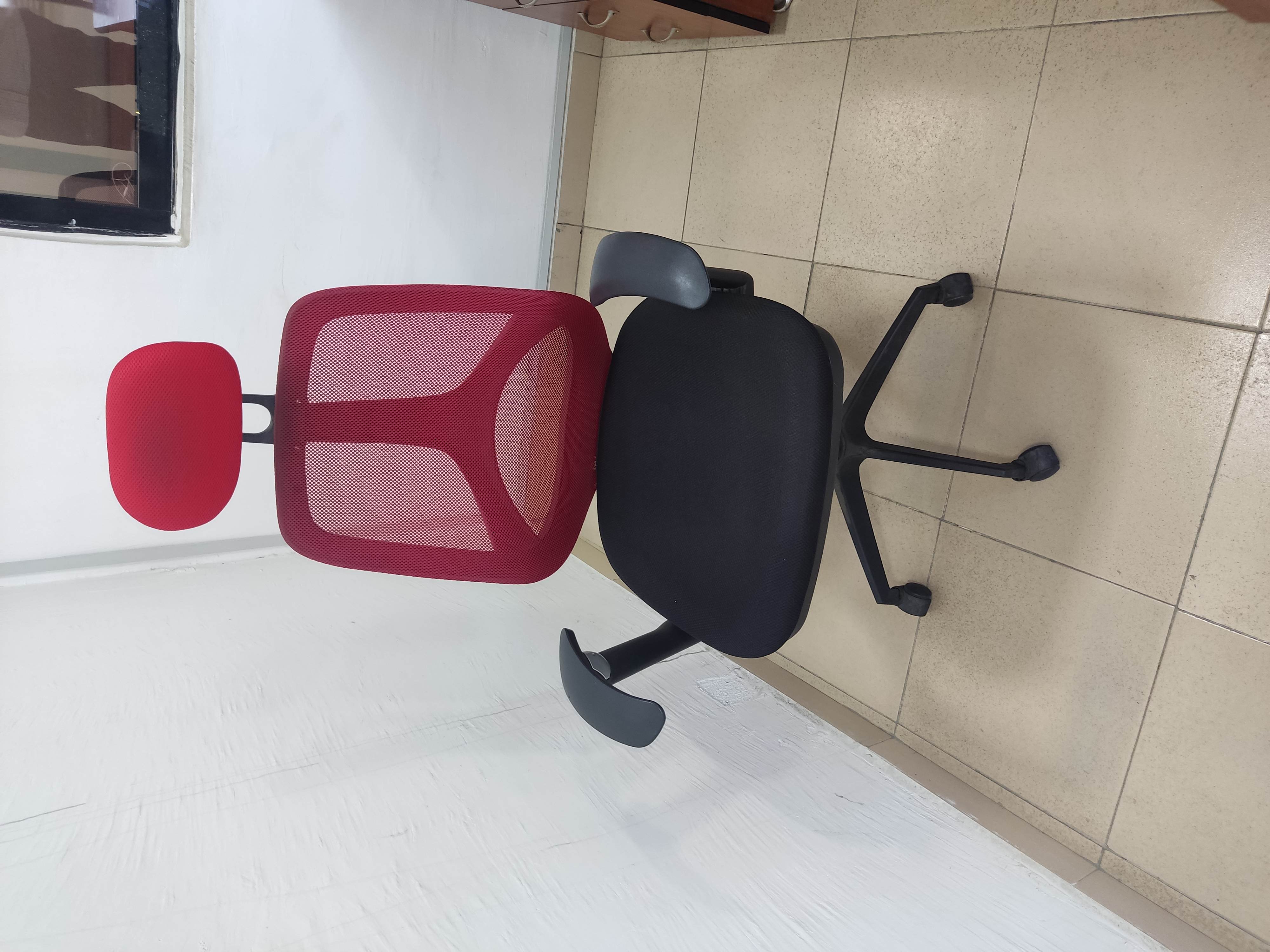 Semi-Executive Office Swivel Chair 